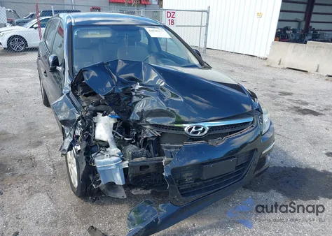 2009 Hyundai Elantra Touring из США, поврежденный, VIN KMHDC86E69U049117